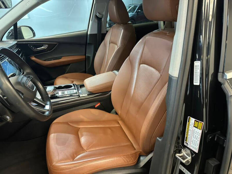 2023 Audi Q7 quattro Premium 55 TFSI