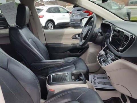 2022 Chrysler Pacifica Touring L