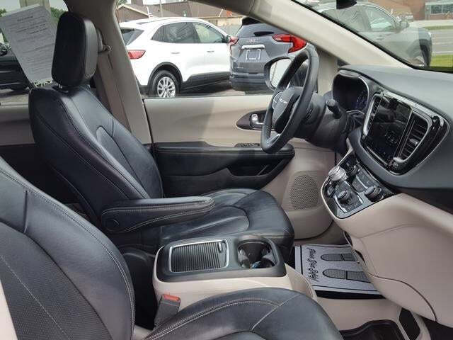 2022 Chrysler Pacifica Touring L