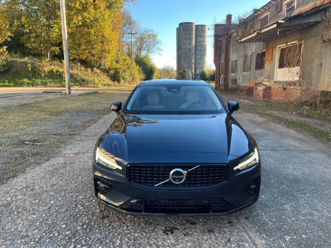 2024 Volvo S60 B5 Plus Dark Theme