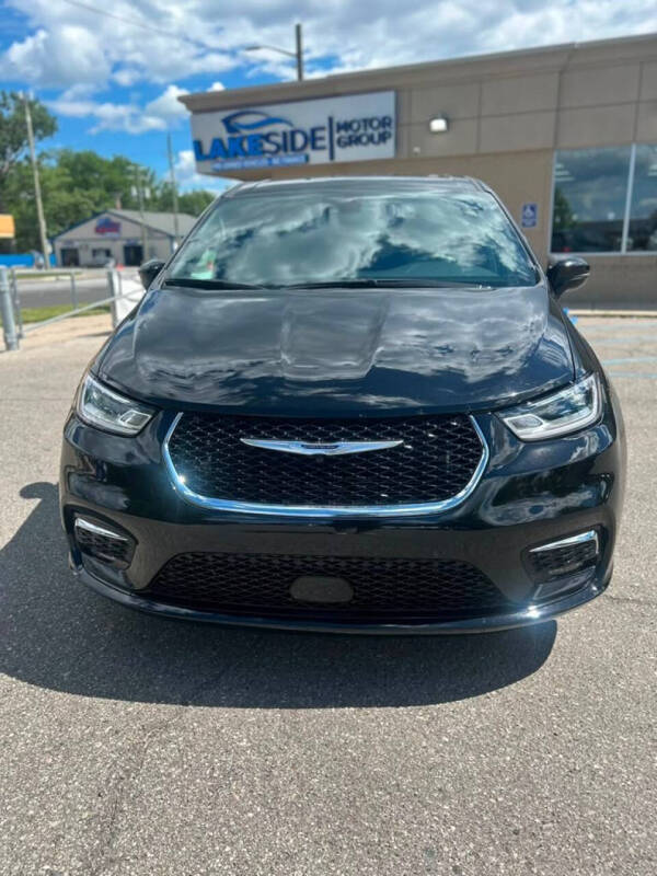 2025 Chrysler Pacifica Select