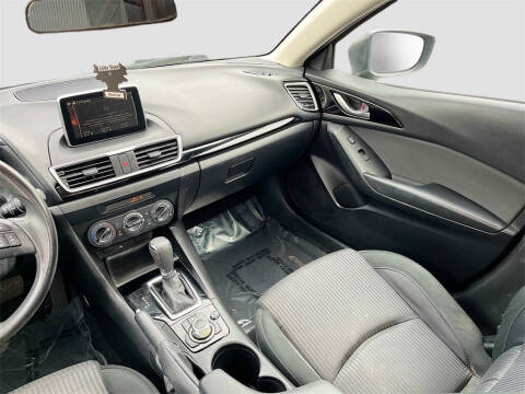 2016 Mazda MAZDA3 i Sport