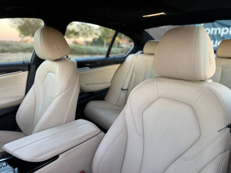 2019 BMW 5 Series 530i