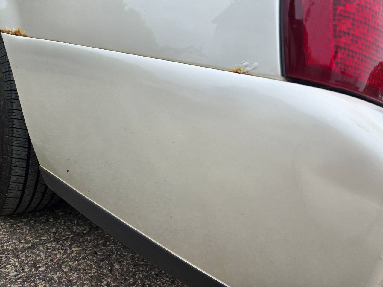 2002 Cadillac DeVille 29