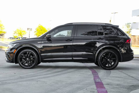 2022 Volkswagen Tiguan SE R-Line Black