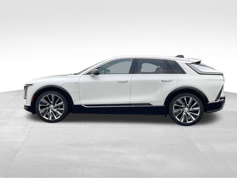 2024 Cadillac LYRIQ Luxury 3
