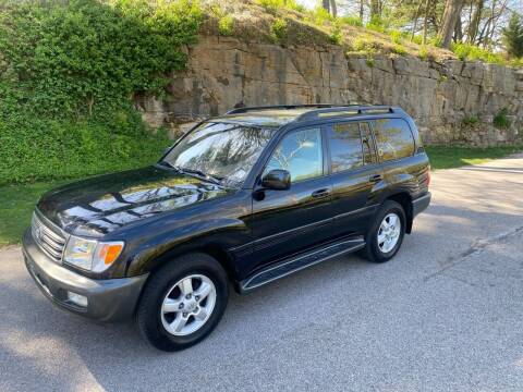 2004 Toyota Land Cruiser for sale at Bogie's Motors in Saint Louis MO