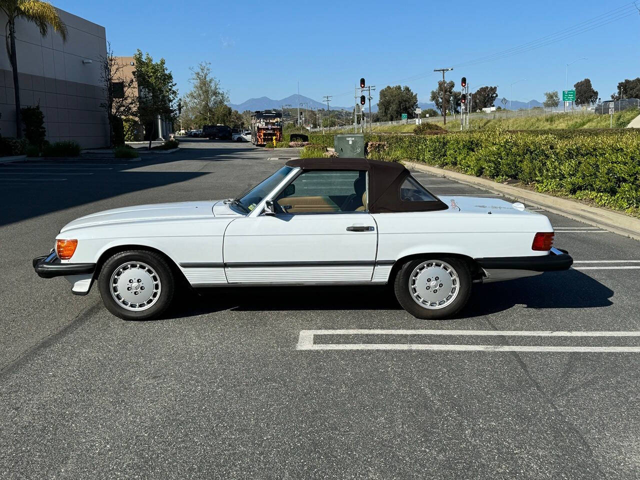 1989 Mercedes-Benz 560-Class for sale at DE AUTOS INC in San Juan Capistrano, CA