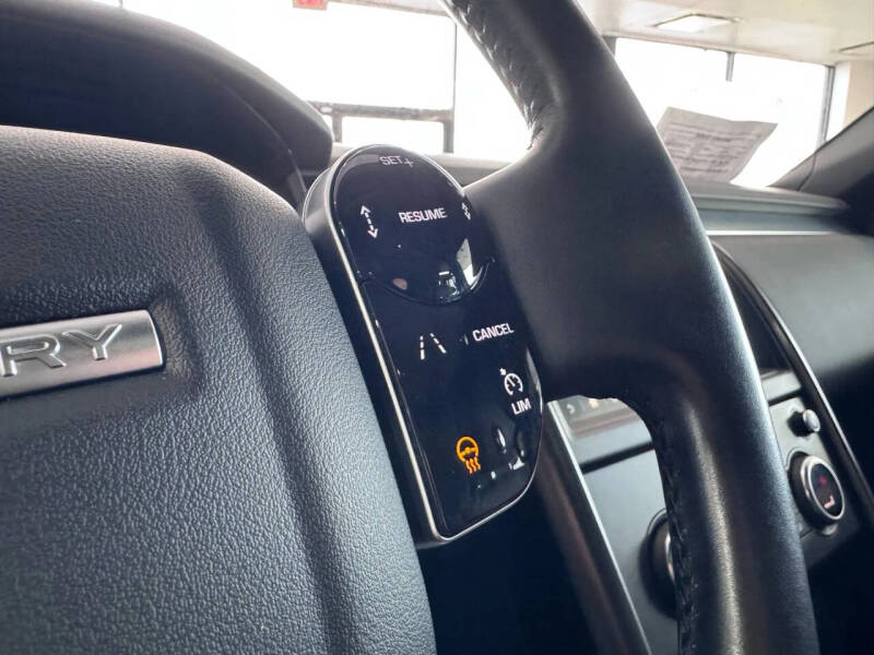 2020 Land Rover Discovery Landmark Edition