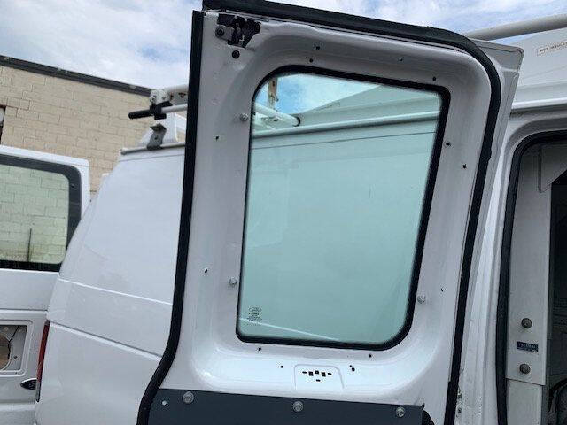 2005 Ford E-Series E-350 SD