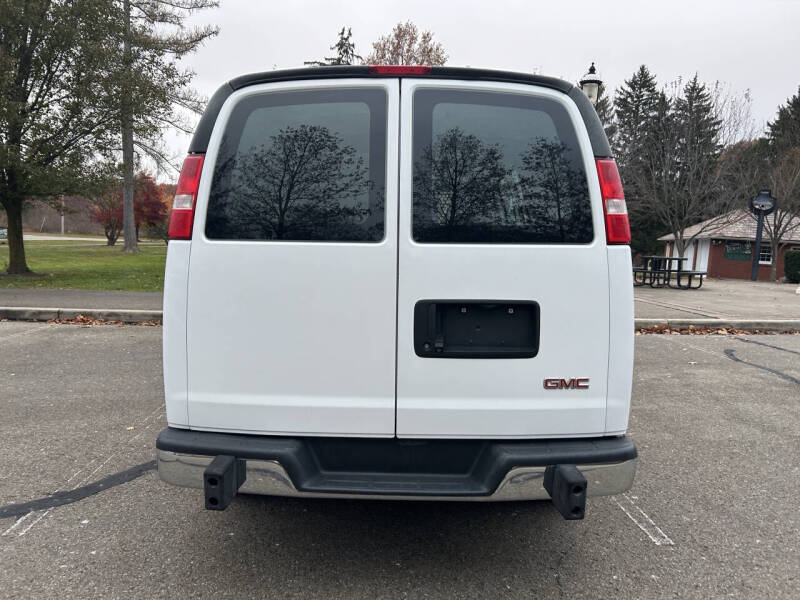 2019 GMC Savana 2500