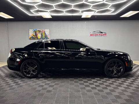 2020 Chrysler 300 Touring