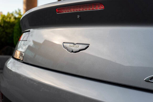 2015 Aston Martin V8 Vantage 30