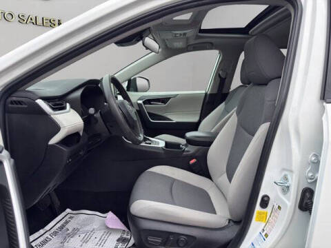 2022 Toyota RAV4 Hybrid XLE