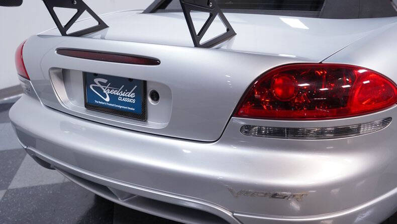 2005 Dodge Viper SRT-10