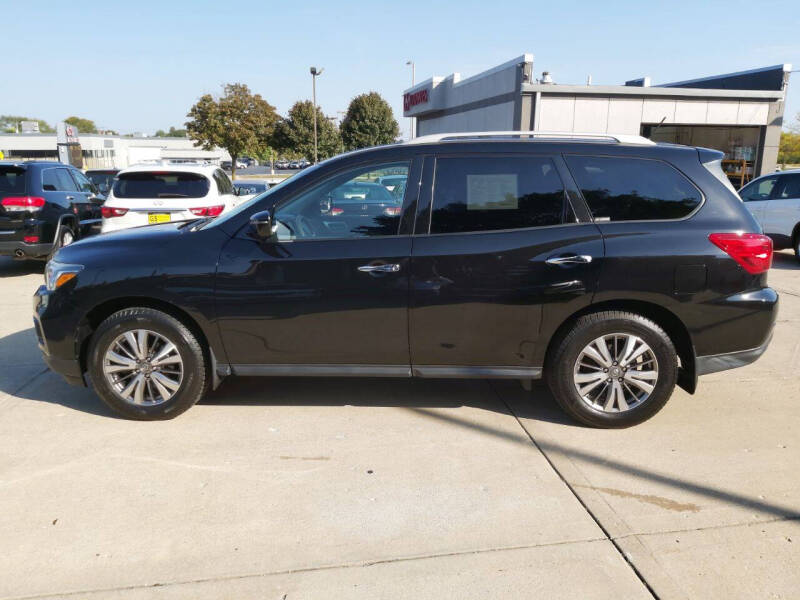 2018 Nissan Pathfinder SV