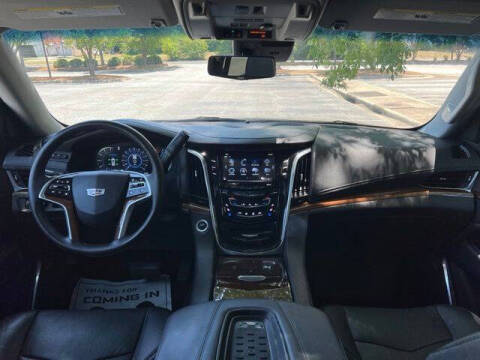 2017 Cadillac Escalade Luxury