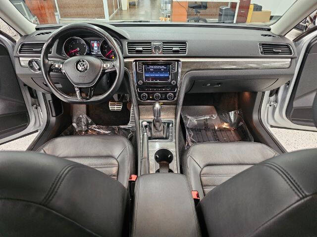 2016 Volkswagen Passat V6 SEL Premium