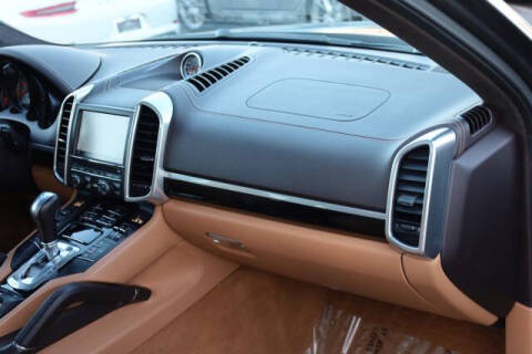 2014 Porsche Cayenne GTS