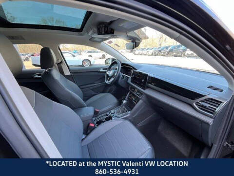 2025 Volkswagen Taos SE Black 4Motion