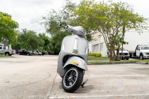 2023 Vespa 300