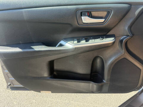 2016 Toyota Camry LE