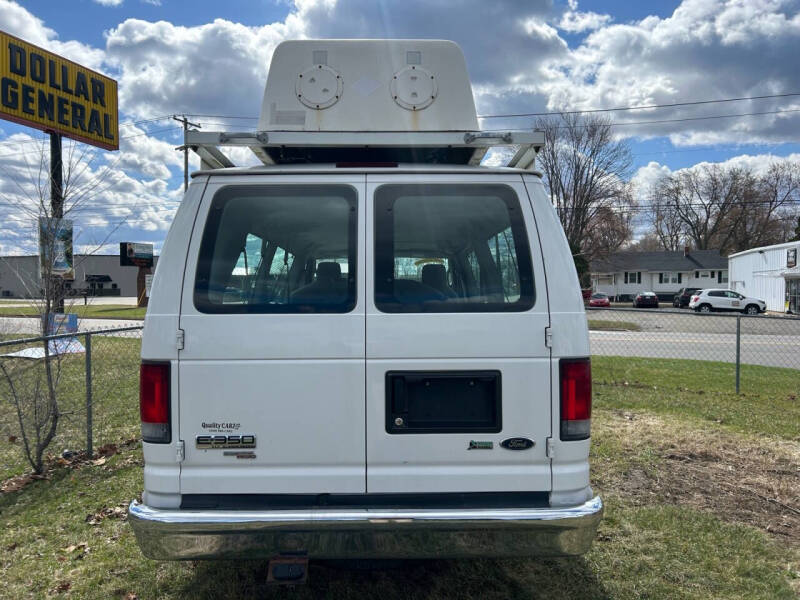 2011 Ford E-Series E-350 SD XLT