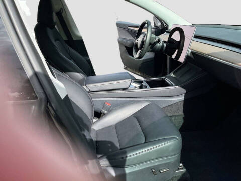 2025 Tesla Model Y Long Range