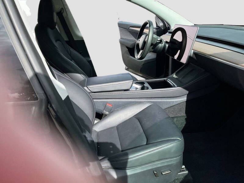 2025 Tesla Model Y Long Range