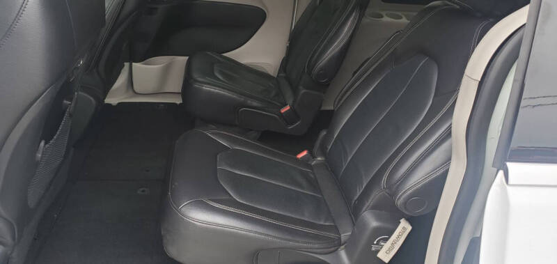 2022 Chrysler Pacifica Touring L