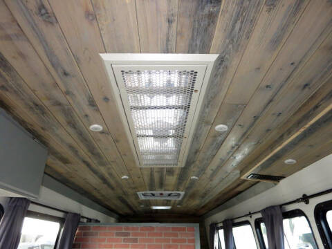 2014 Freightliner M2-106 RV Bus