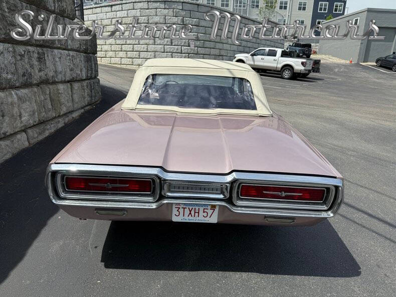 1964 Ford Thunderbird