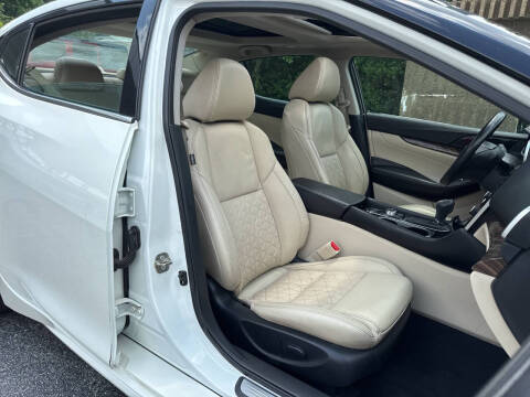 2017 Nissan Maxima Platinum