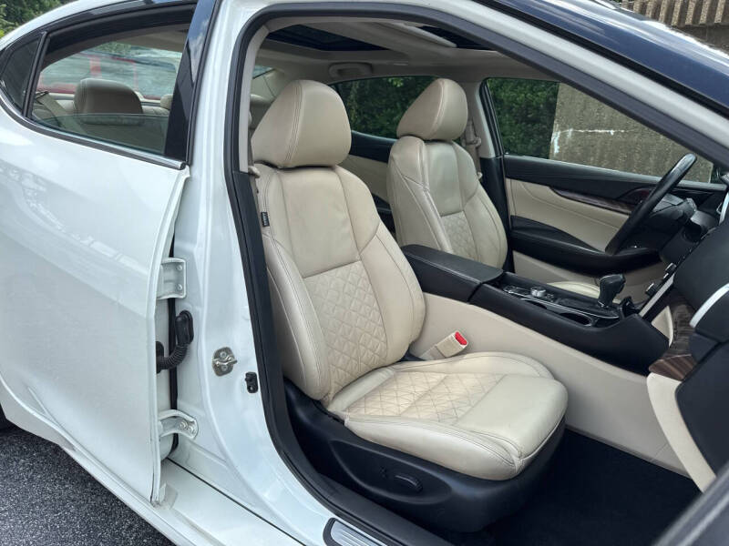 2017 Nissan Maxima Platinum