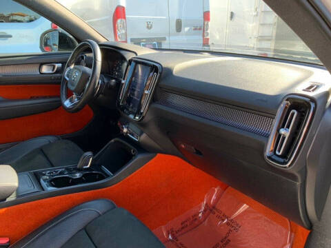 2019 Volvo XC40 T5 R-Design