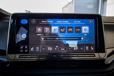 2024 Volkswagen Atlas Cross Sport SEL R-Line 4Motion