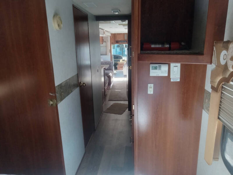 2002 Freightliner XC Chassis