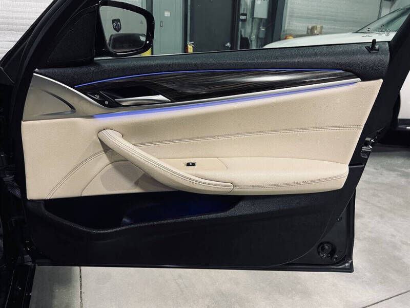 2018 BMW 5 Series 530i