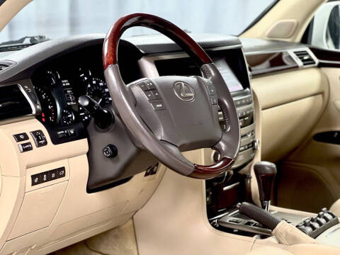 2013 Lexus LX 570