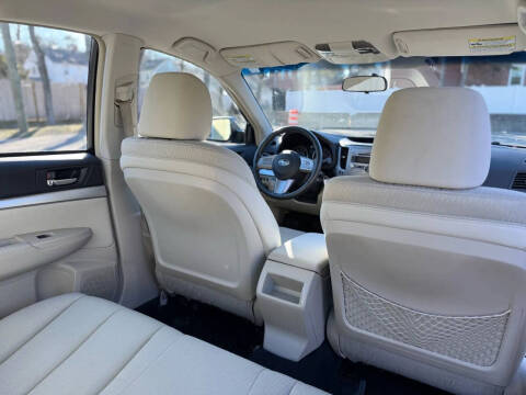 2010 Subaru Legacy 2.5i Premium