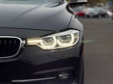 2018 BMW 3 Series 330i xDrive
