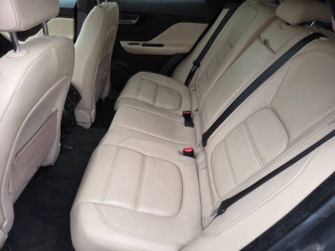 2017 Jaguar F-PACE 35t Prestige