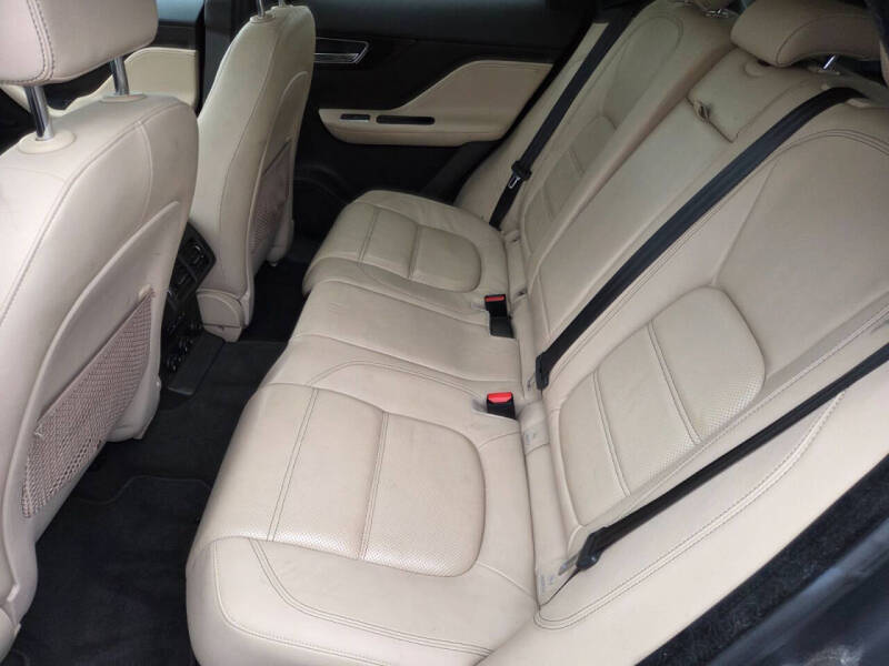 2017 Jaguar F-PACE 35t Prestige