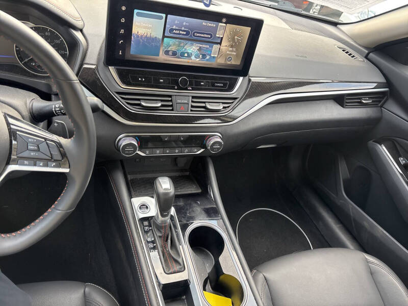 2025 Nissan Altima 2.5 SR