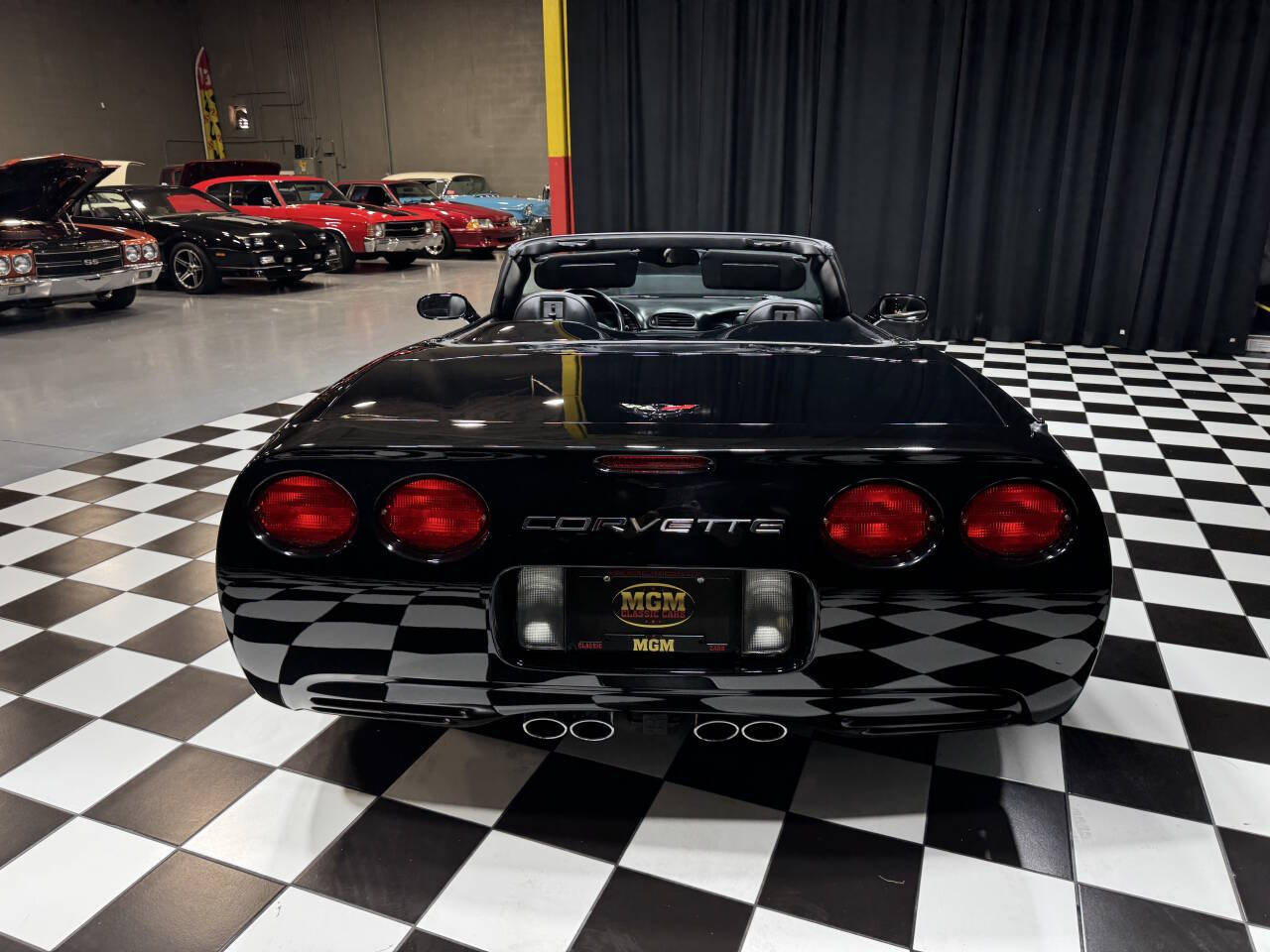 2004 Chevrolet Corvette 11