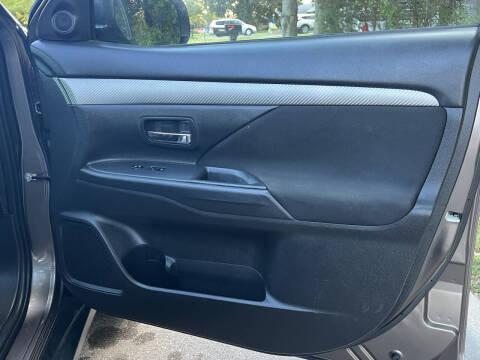 2018 Mitsubishi Outlander ES