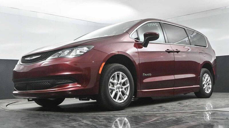 2023 Chrysler Voyager LX