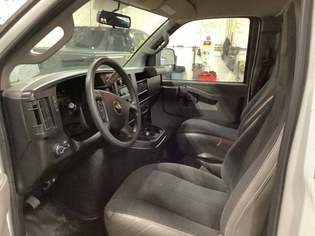 2023 Chevrolet Express 2500