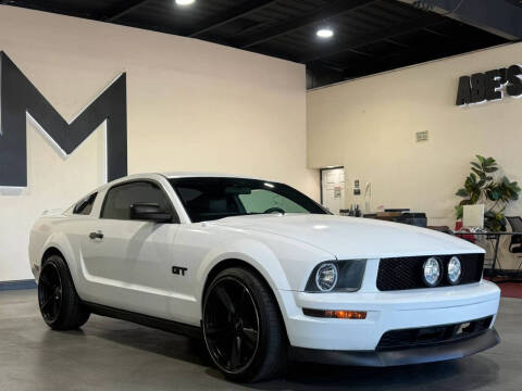 2005 Ford Mustang GT Deluxe