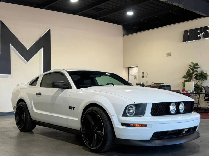 2005 Ford Mustang GT Deluxe